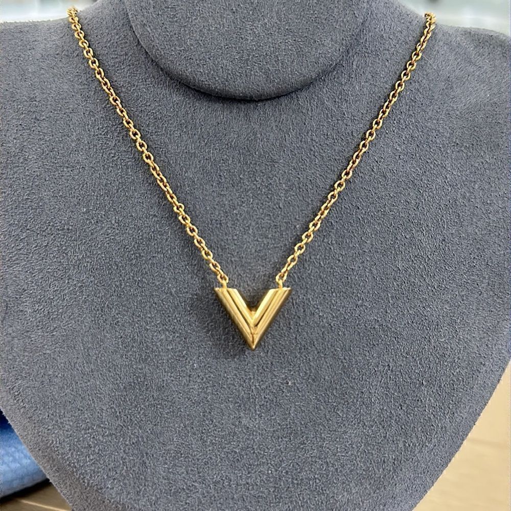 Authentic Louis Vuitton Essential V Gold Necklace